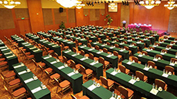 美国高中不同学校类型的学费标准