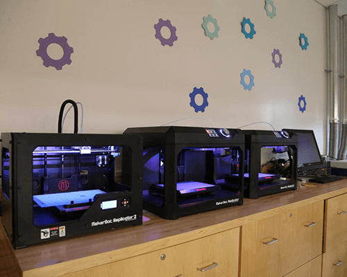 美国留学新闻：小满留学签约布伦瑞克学校 3D打印机