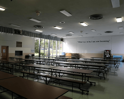 美国留学新闻：小满留学签约圣十天主教学校 餐厅