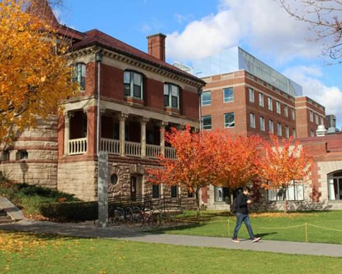 战胜拖延症 在申请中争分夺秒终被布朗大学录取