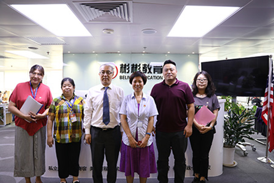小满留学集团响应党的号召 为贫困家庭送关怀
