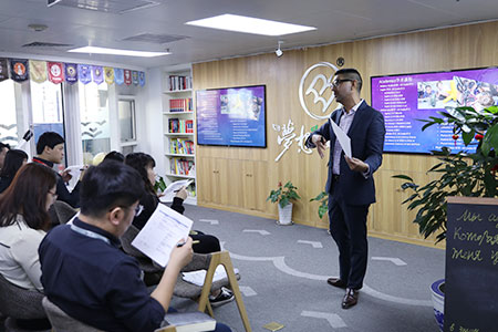 圣杰纳维夫高中