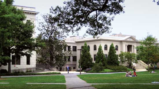 高考后申请美国留学美利坚大学