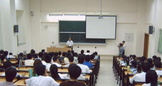 美国大学和国内大学有什么不一样？