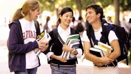 美国留学读够完整4年美国高中的好处